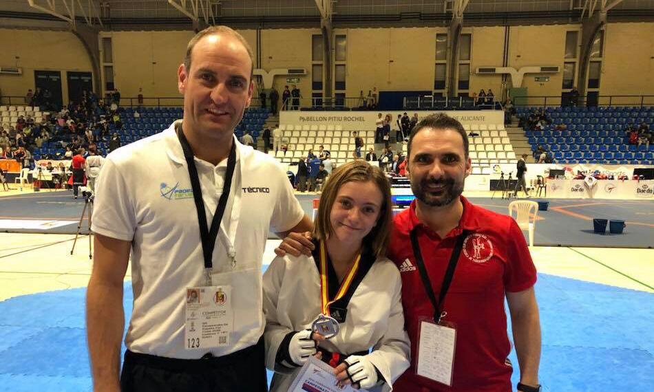 676853D3 50FA 472B B2C1 5F367107D061