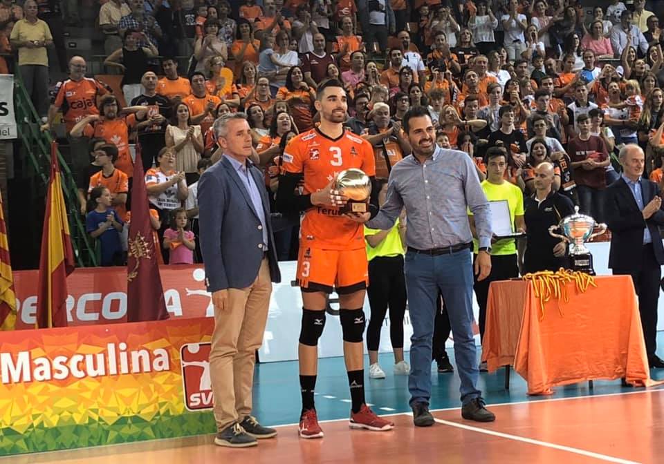 6833FC48 7282 46D0 94A6 FC10C75F7BBC