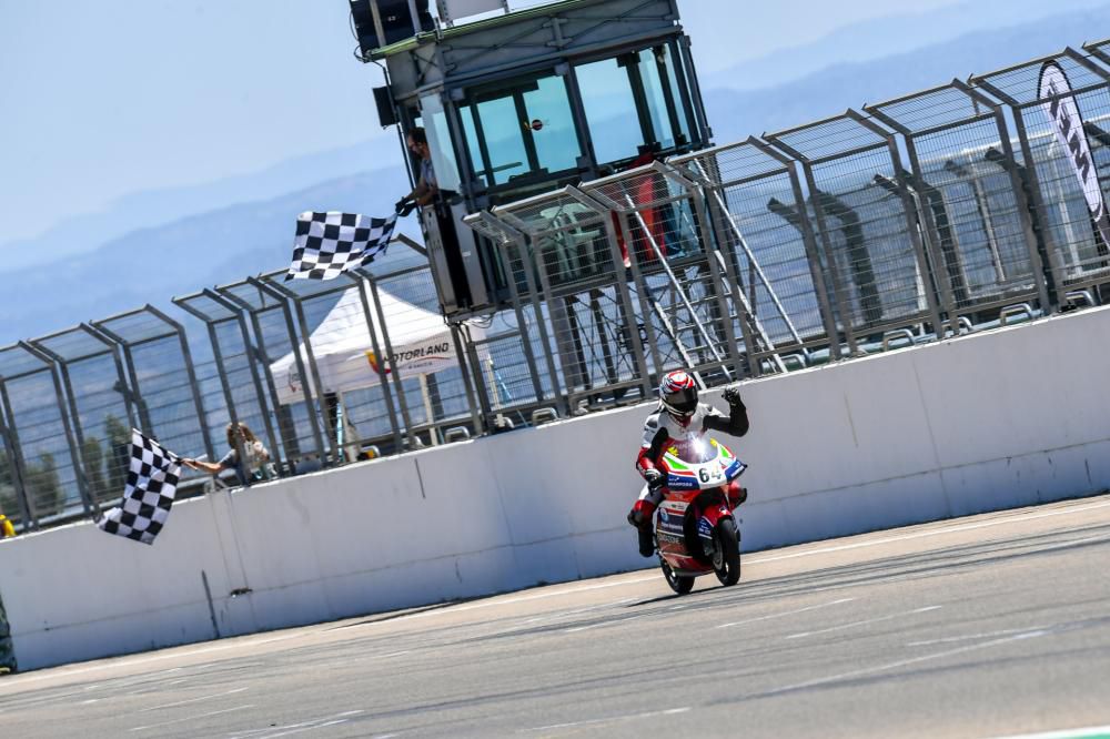 6C77FC2F 15AC 4E6C A91E F64FA0893BFC