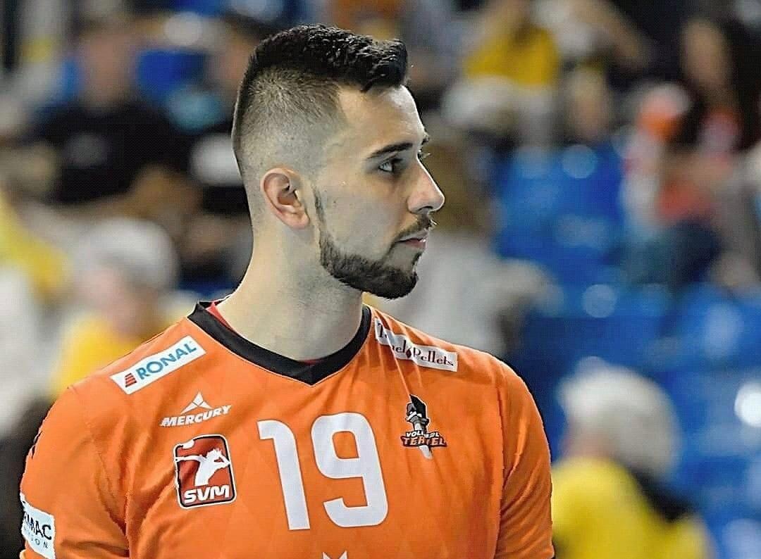 7F4C52B2 90F3 4A6D 955C 7C2453F0EDB1