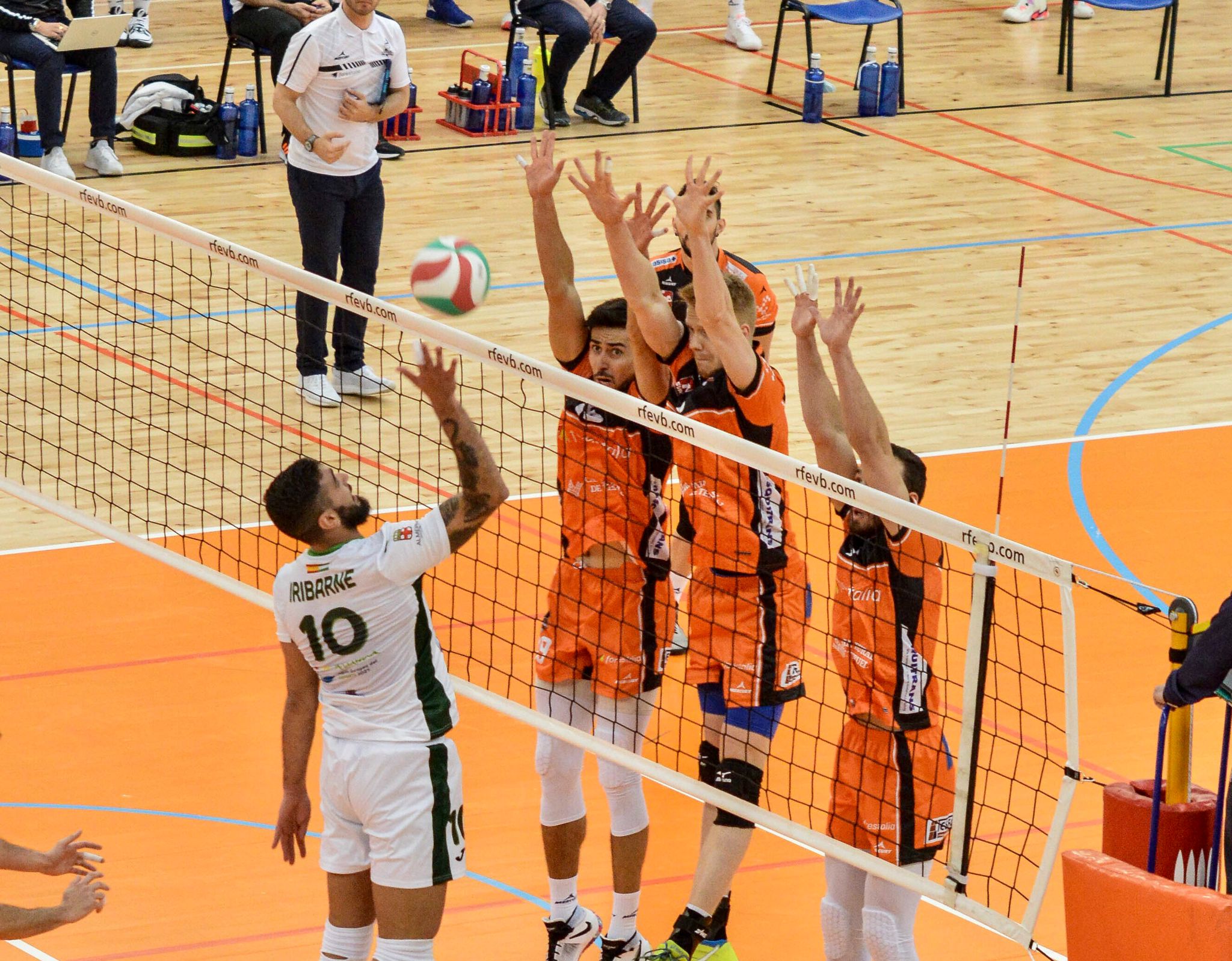 928AC9CD D4F3 4570 9483 9872B34FFD78