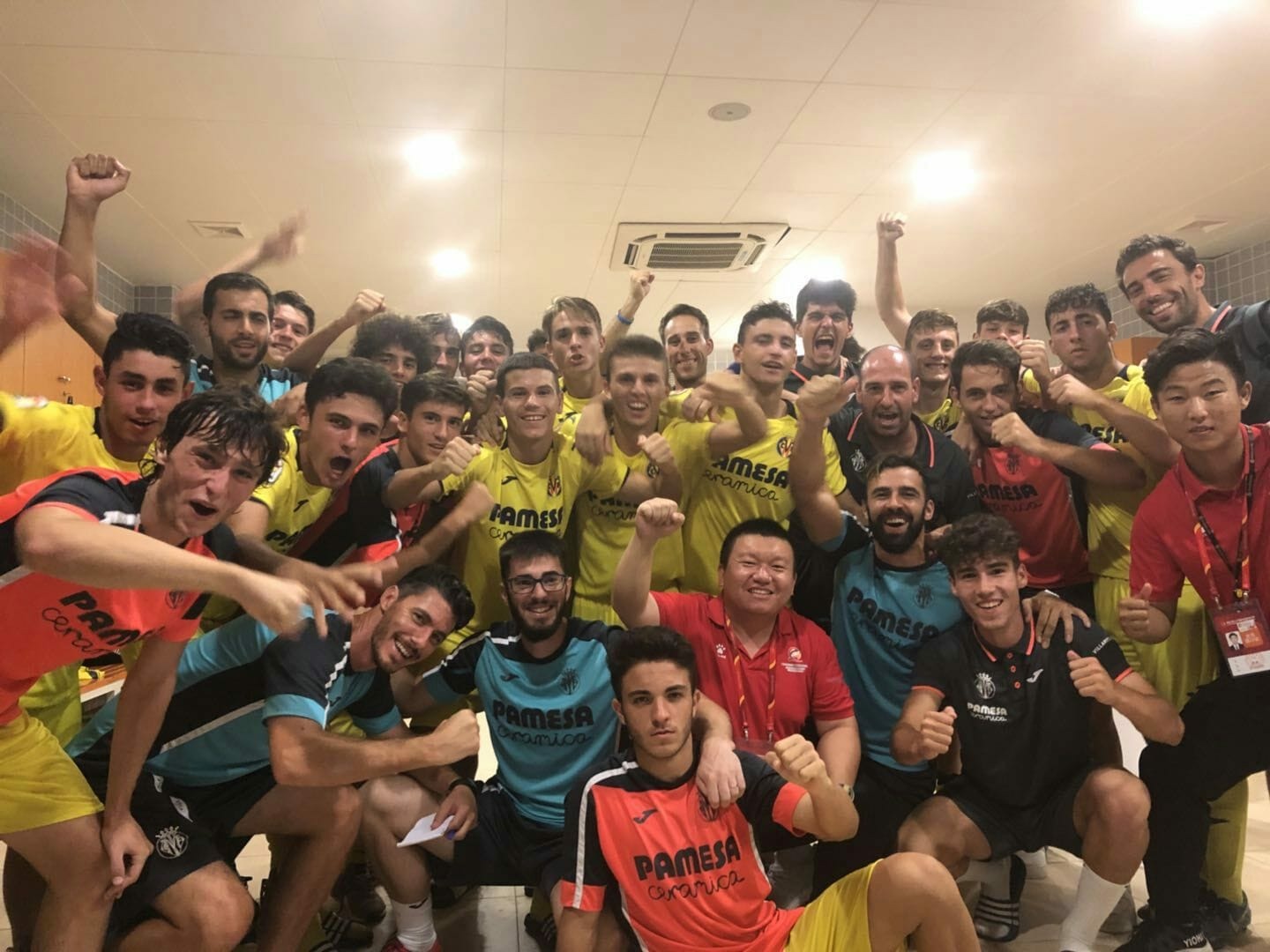 976FB84E B739 4F8F AA2E AF33B4341F45