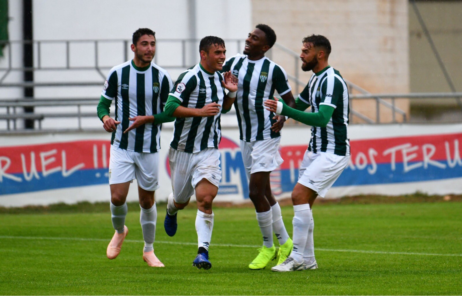 B80EFD45 E657 4A16 9E63 66BE85AE1A43