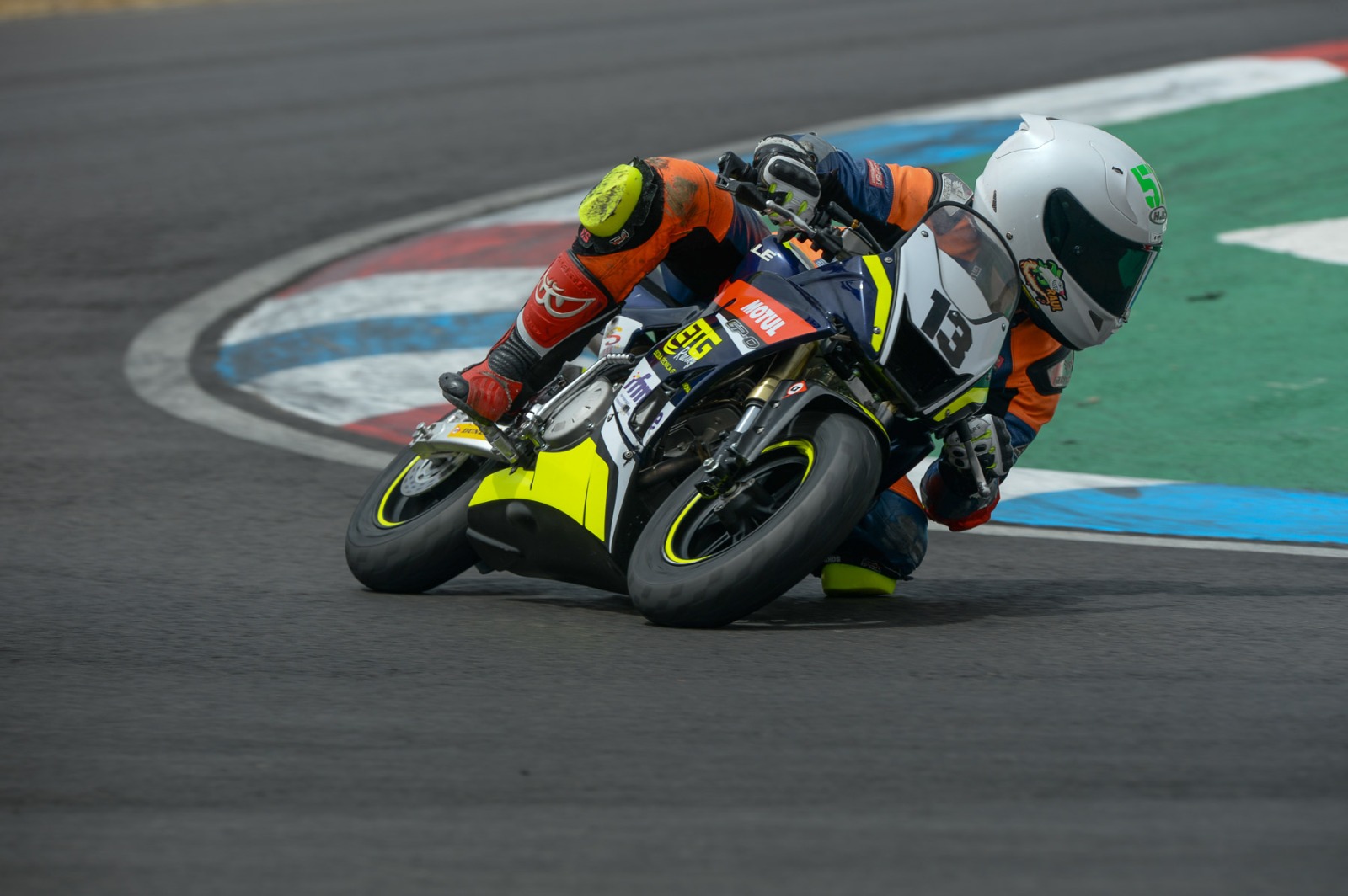 E057B445 7584 4B4C 8BAF E5FBA4389697