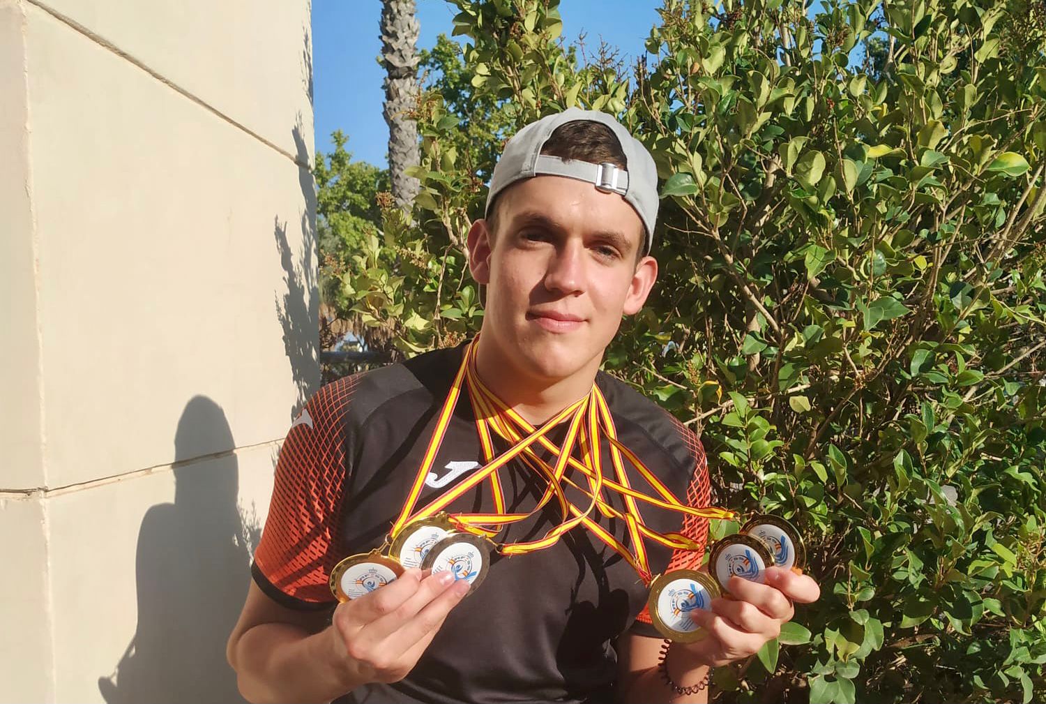 E3C92DA2 3B40 4220 A86F 95E450F3174C