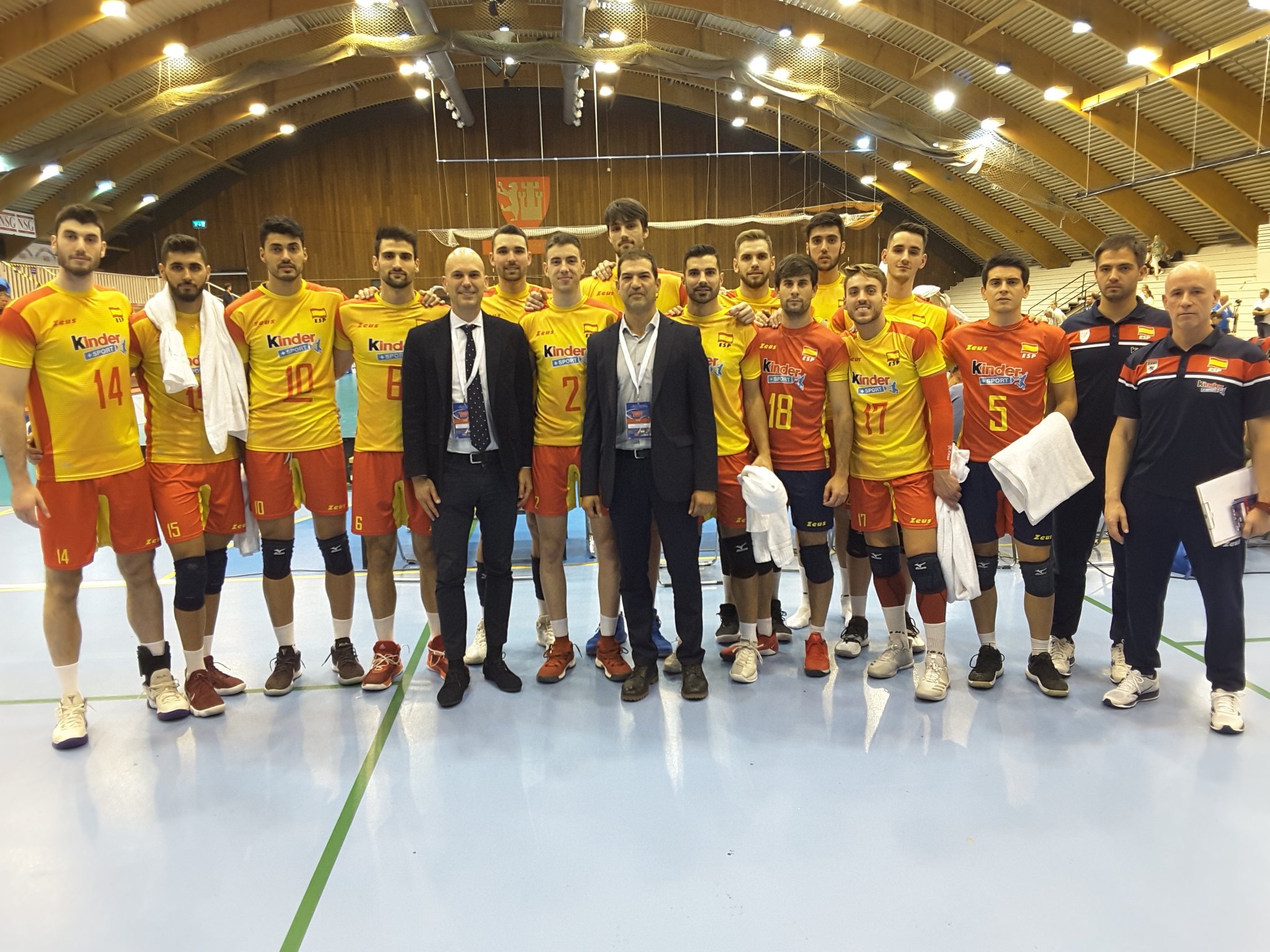 F8AEAB7D 8AA6 432A 85D6 DAEA7D68B353