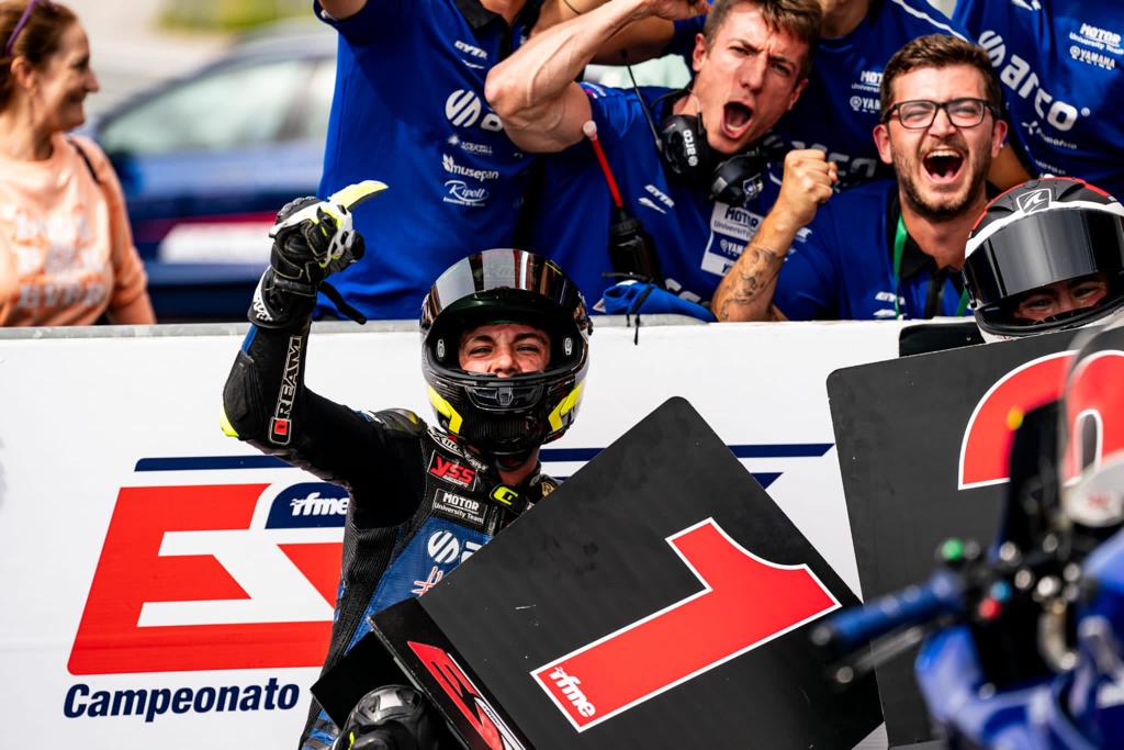 0ae72992 1126 450f a7fa fe35925c2849