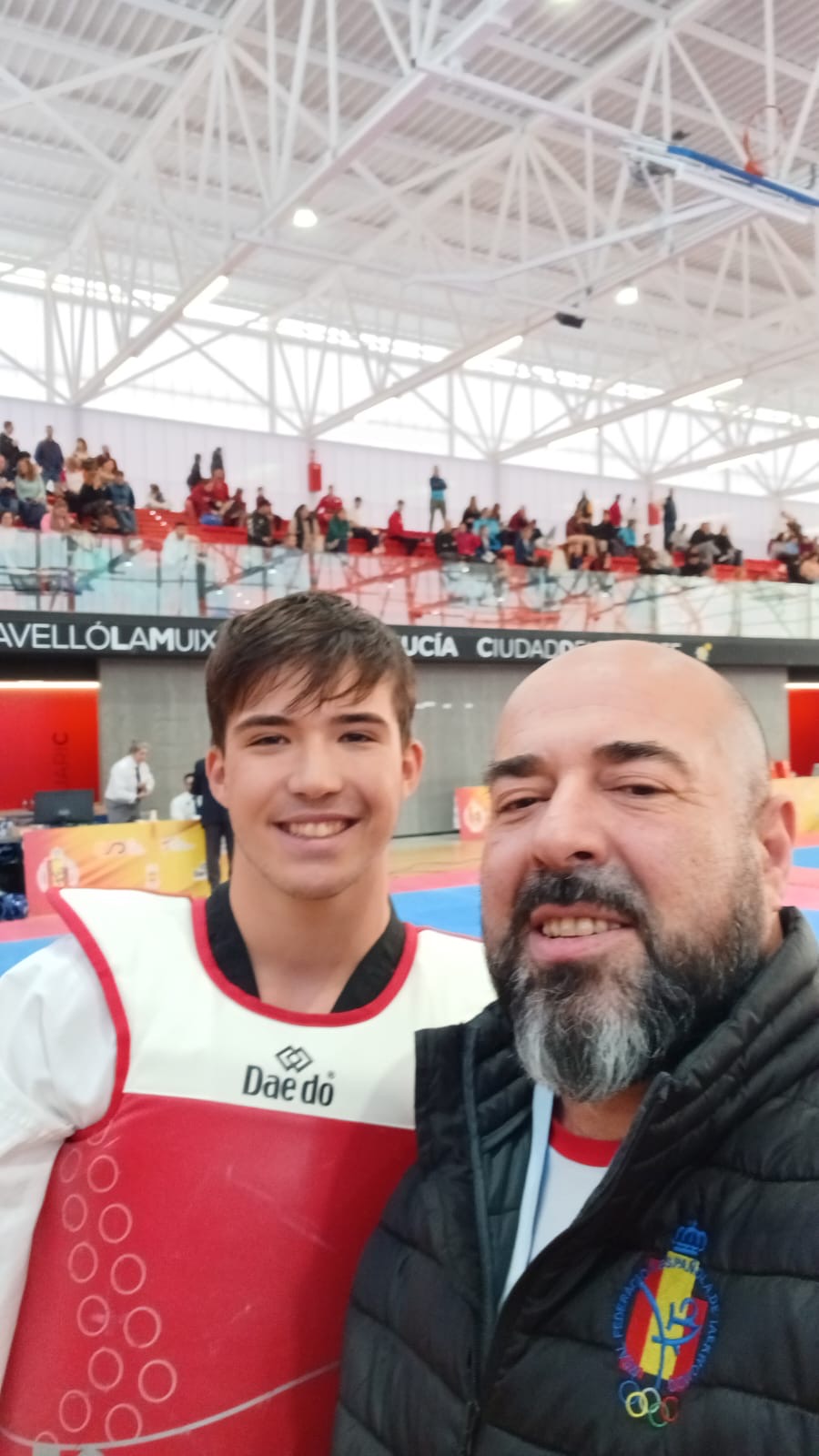 3d9725ff f91b 493f ade4 754893513038