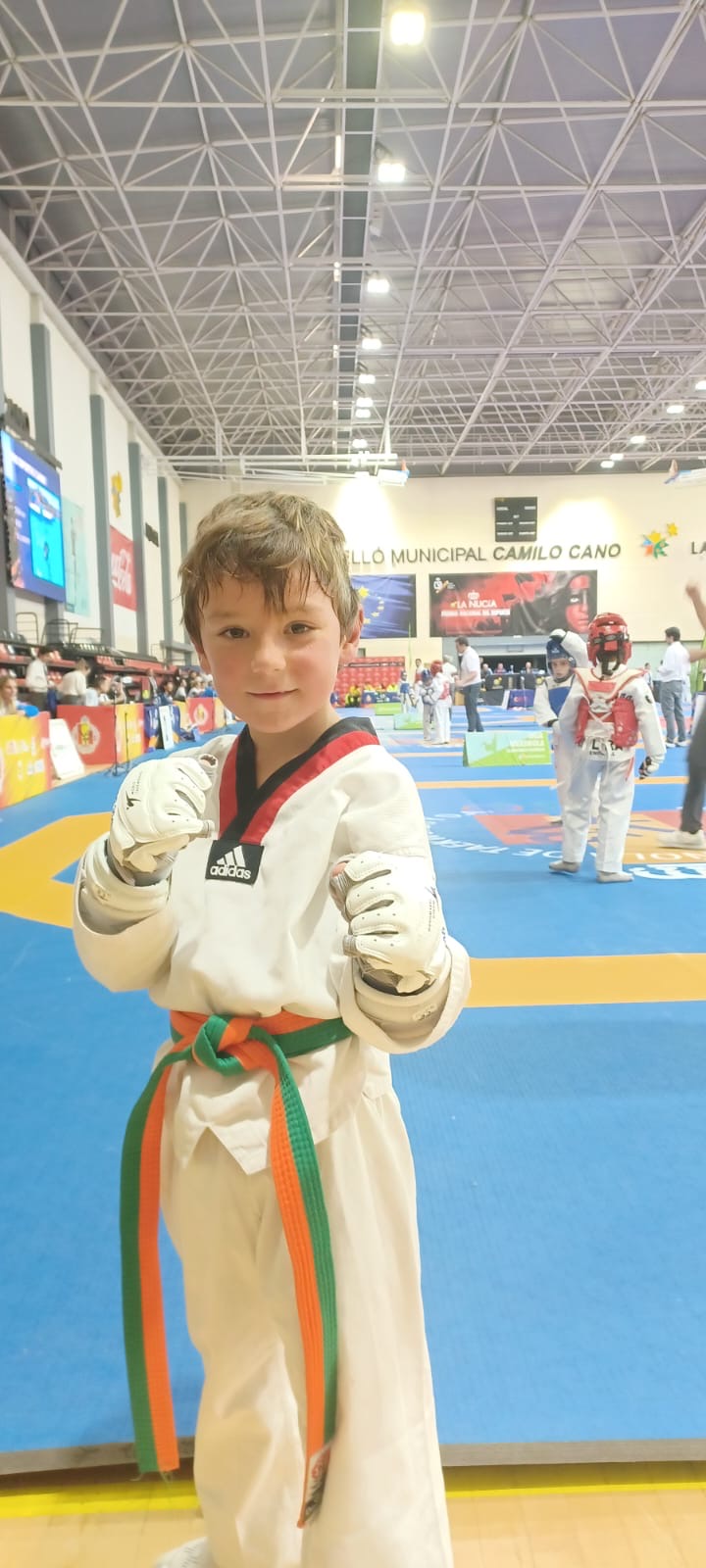 4b1003da abcd 4466 aad6 017c197a150e