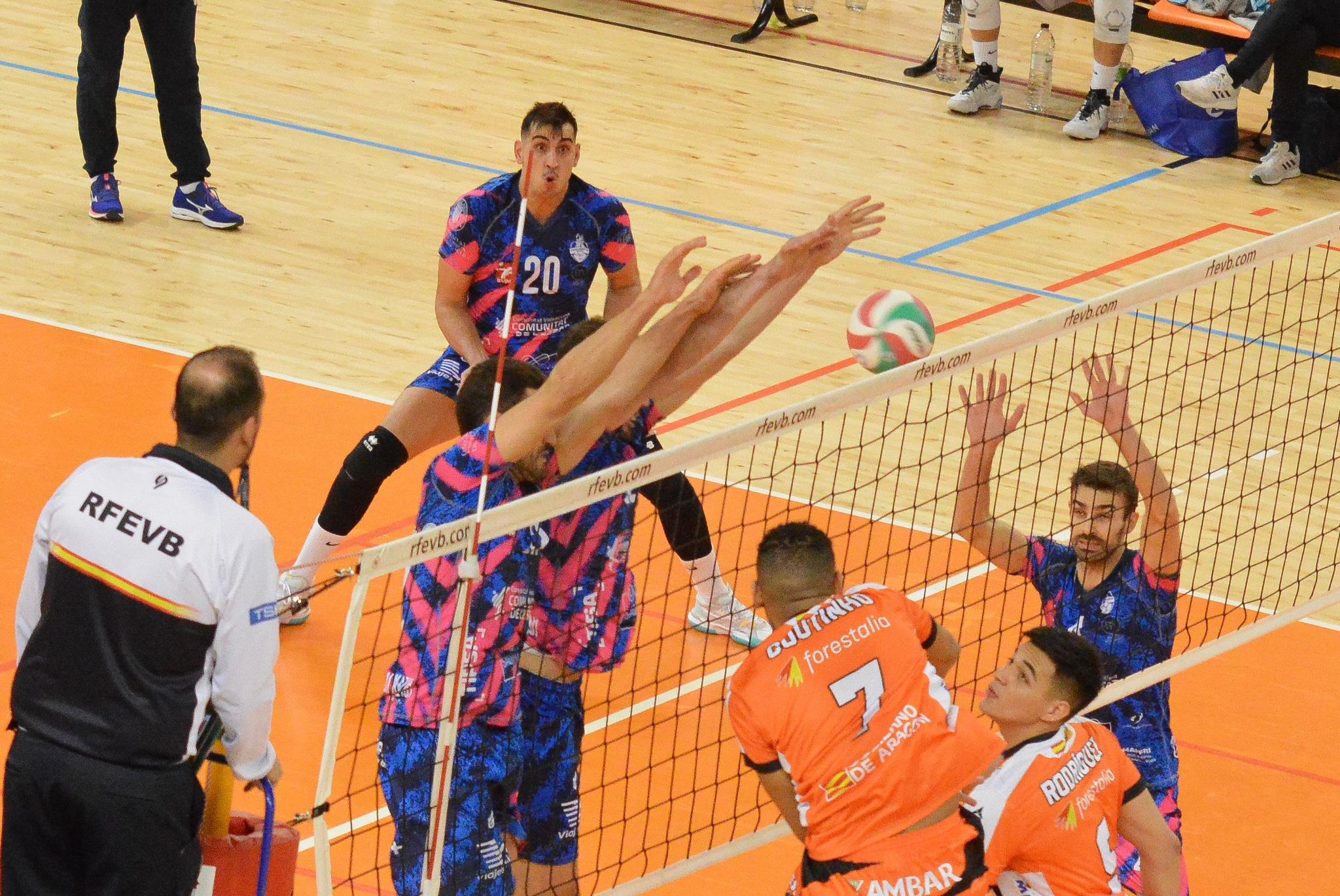 77E8A5B2 7BB1 4827 B444 E6EA1F73B400