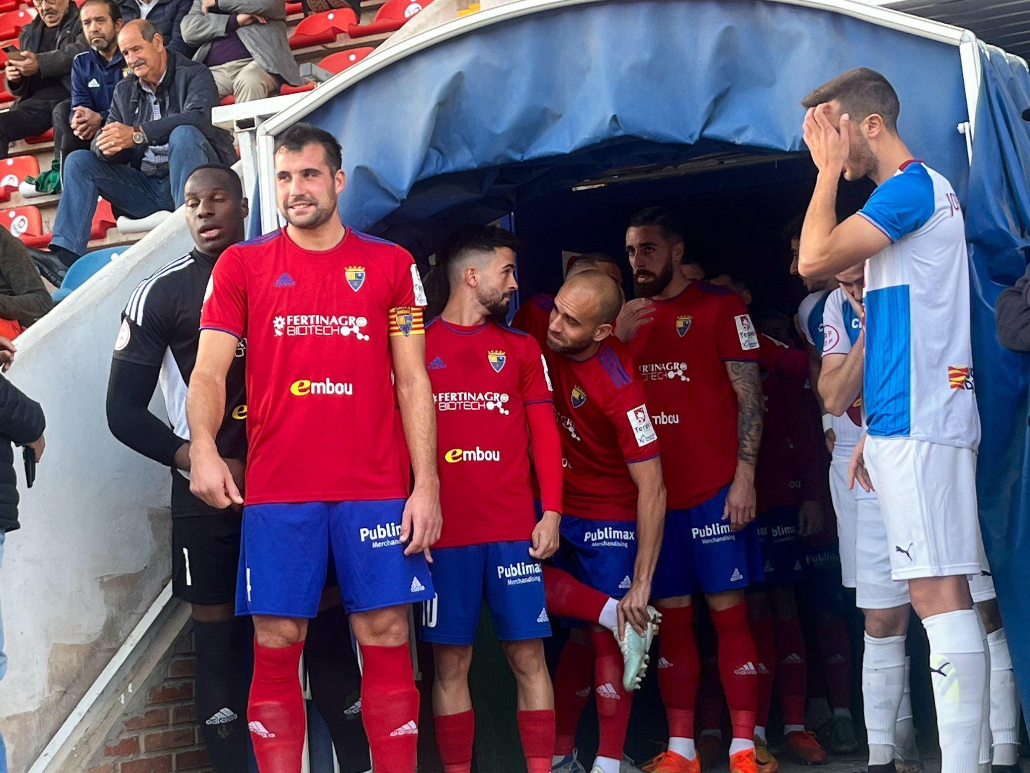 98C8B933 EF1E 48B4 B561 2BE3A39D9F7C