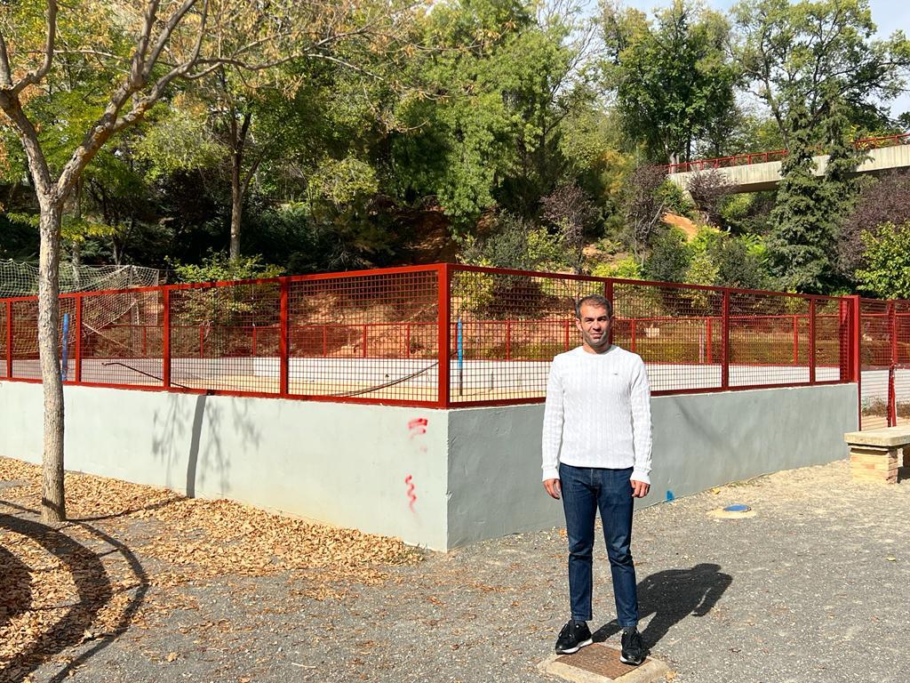 98D4E0BA C2DA 4703 A4D5 2A80107F8968